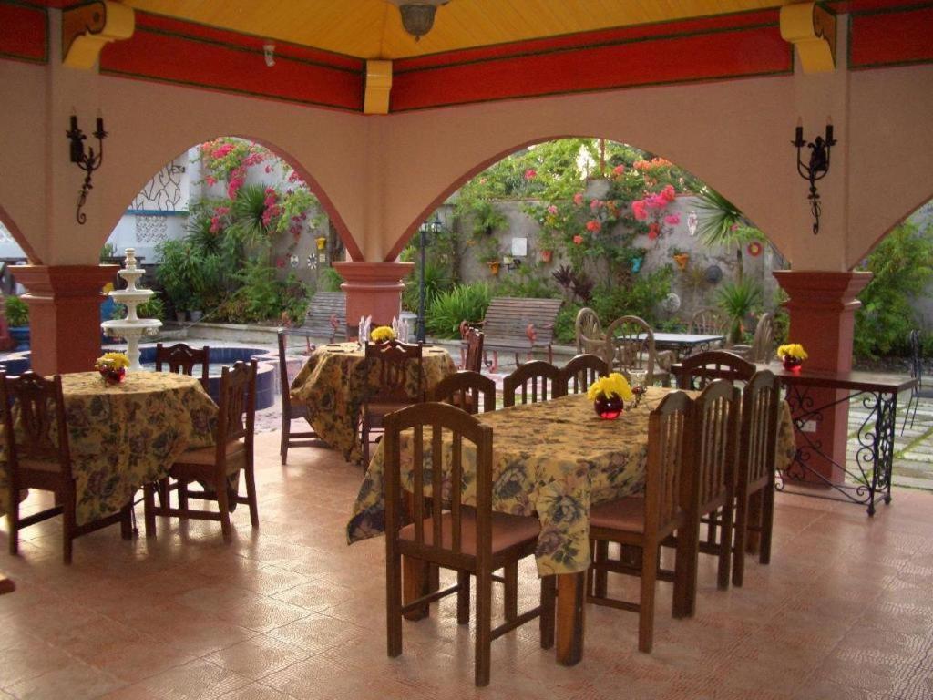 Casa La Granja Hotel Iloilo Exterior foto