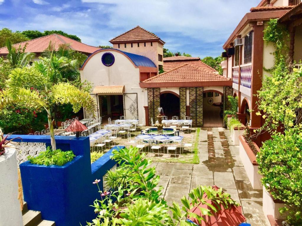 Casa La Granja Hotel Iloilo Exterior foto